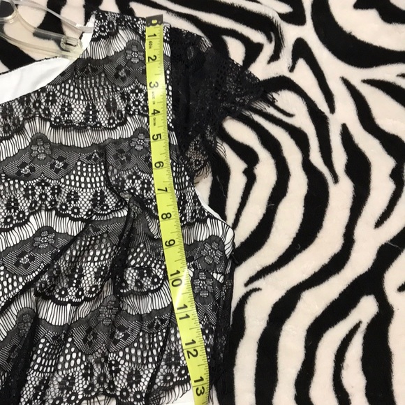 🌺Host Pick🌺 Melrose black and white dress - Picture 11 of 12